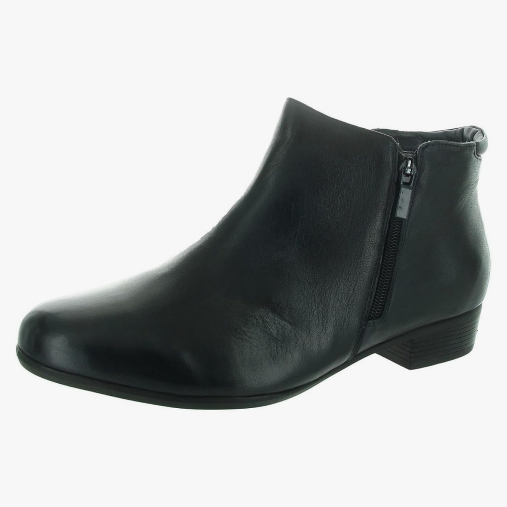 Women's Black Leather Ankle Boots NEW Size 5.5 - Picture 2 of 9